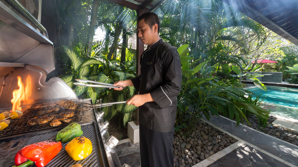 Elite Havens - Villa Asta - Bali Indonesia - Sumptuous poolside barbecue